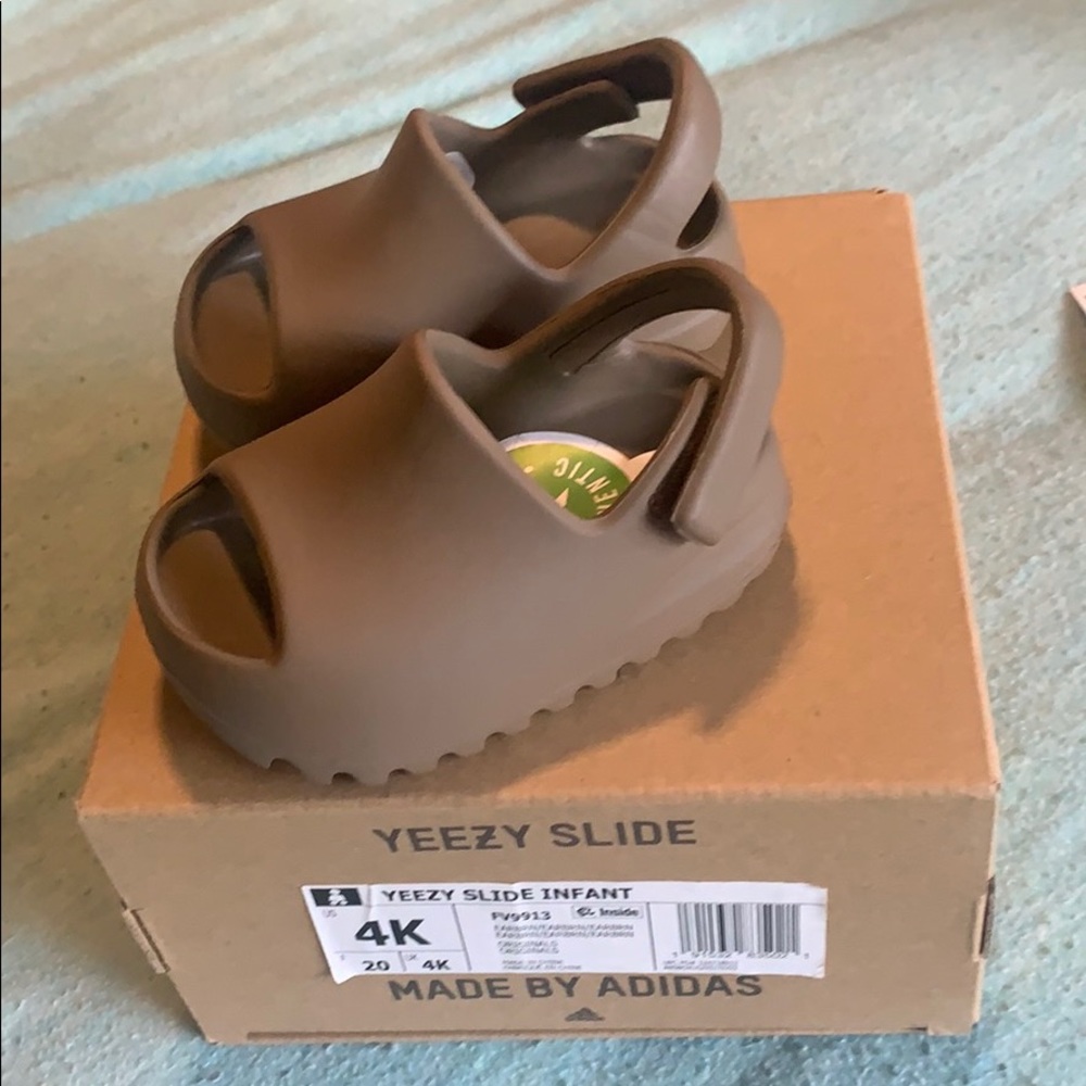 yeezy slides(ordered from stockx)